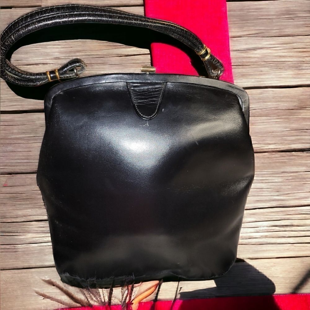 ROTH MADE BAGS VTG RARE  Leather Purse
